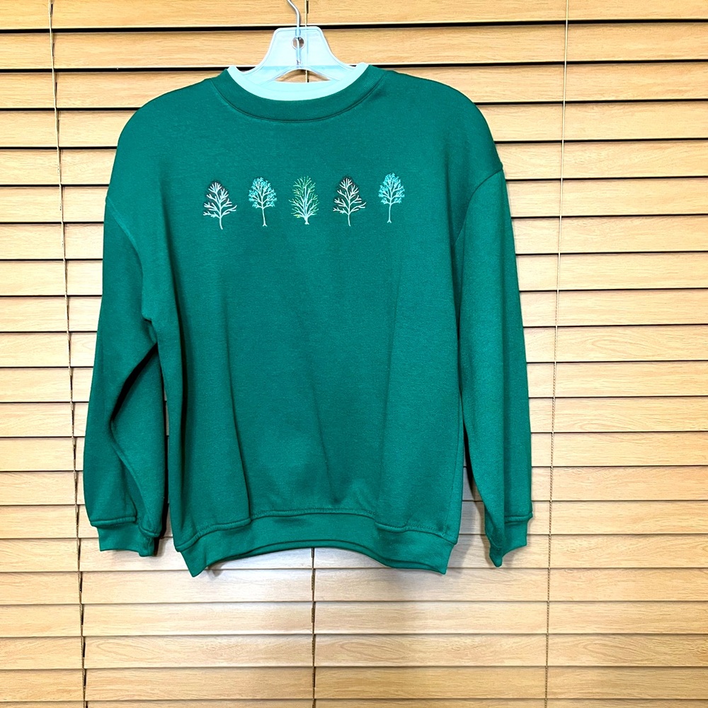 VINTAGE basic editions women’s Sweatshirt small Green, embroidered tress